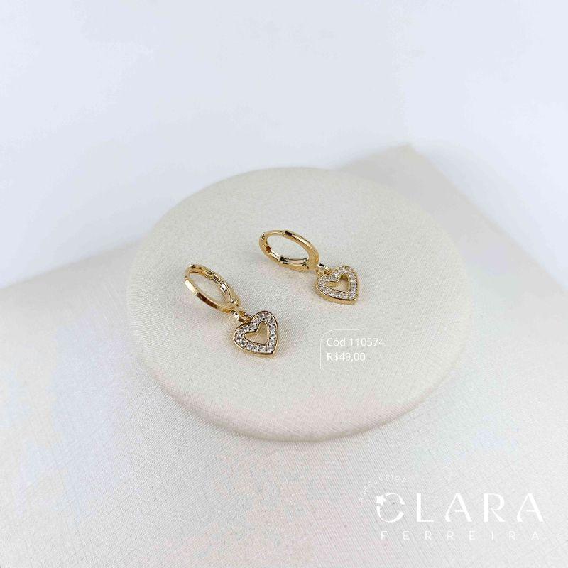 BRINCO ARGOLINHA TRANQUETA C/ CORAÇÃO MICROZIRCÔNIAS VAZADO PENDURADO  - 7MM  - Dourado