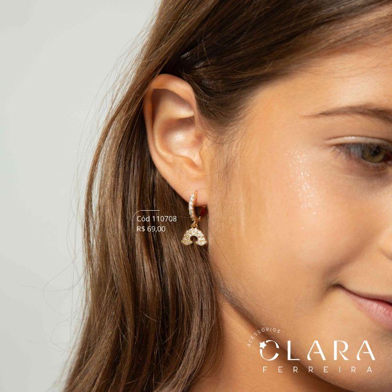 BRINCO INFANTIL ARGOLINHA CLICK 1 MICROZIRCÔNIAS C/ PINGENTE ARCO-IRES MICROZIRCÔNIAS PENDURADA 8MM - CLARINHA KIDS - Dourado