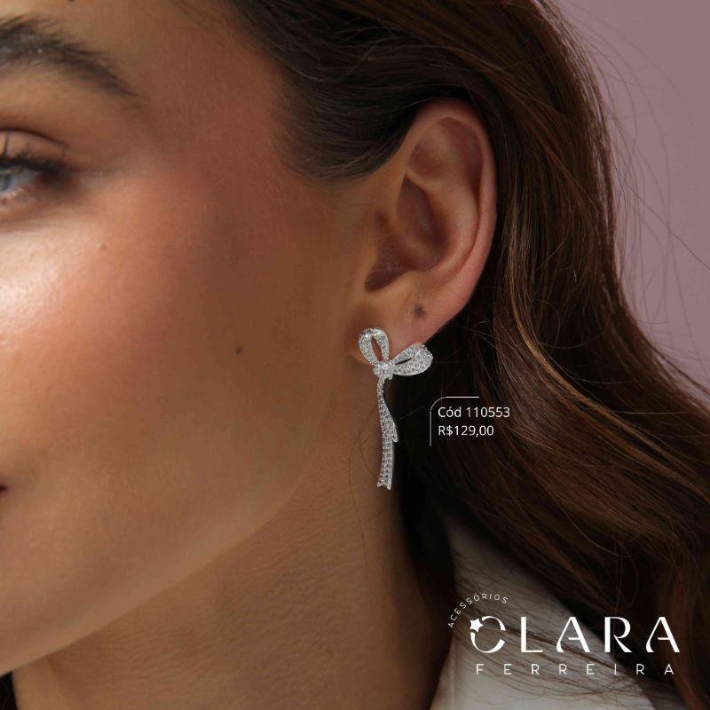 BRINCO LAÇO MICROZIRCÔNIAS C/ 1 ZIRCÔNIA CORAÇÃO 3MM NO MEIO - PEÇA EXCLUSIVA - Banho de Prata