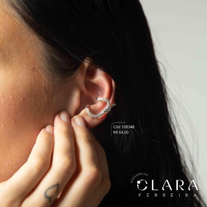 BRINCO PIERCING FAKE LAÇO C/ NÓ NO MEIO , 1 LADO 2 FILEIRAS MICROZIRCONIAS E 1 LADO LISO  - Banho de Prata