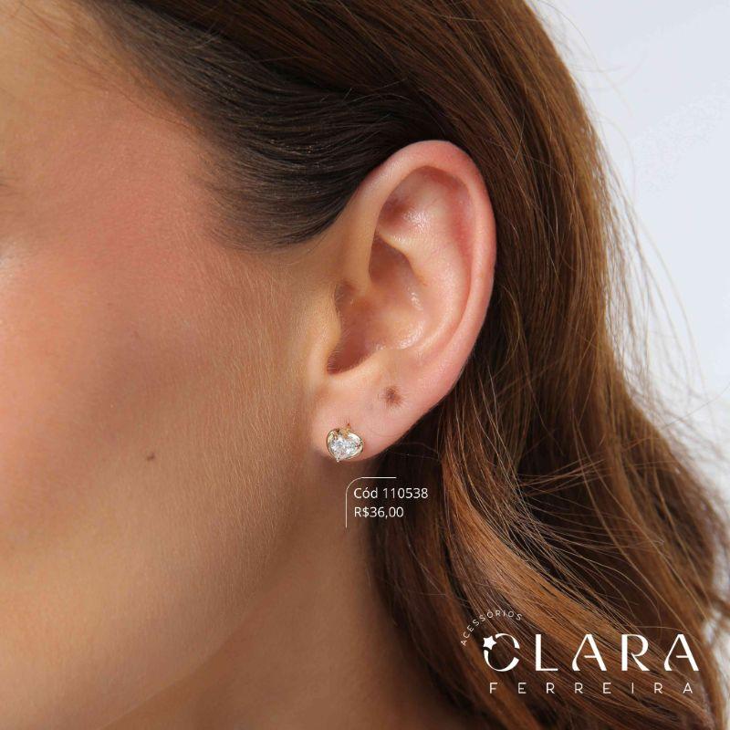 BRINCO ZIRCÔNIA CORAÇÃO 4MM ADORNADA C/ FIO LISO - EDIÇÃO LIMITADA - PEÇA EXCLUSIVA - Dourado