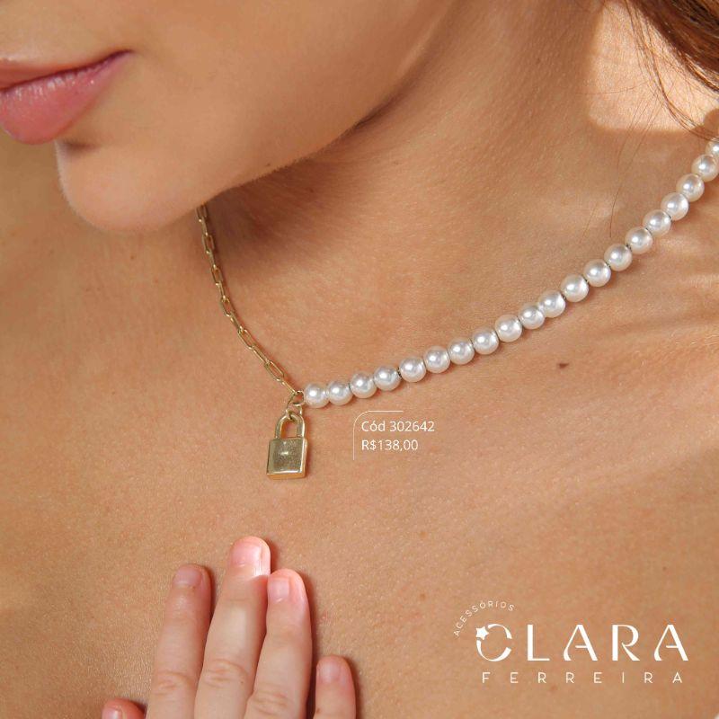 CORLAR MEIO CARTIER MEIO PEROLA COM CADEADO LISO PENDURADO 8X15MM - 45CM