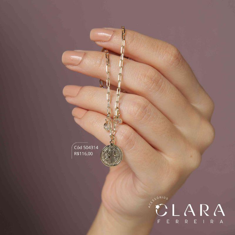 PULSEIRA ELOS CARTIER C/ MEDALHA REDONDA 12MM SÃO BENTO E 2 TIFFANYS REDONDAS PENDURADAS - 17CM - PEÇA EXCLUSIVA - Dourado