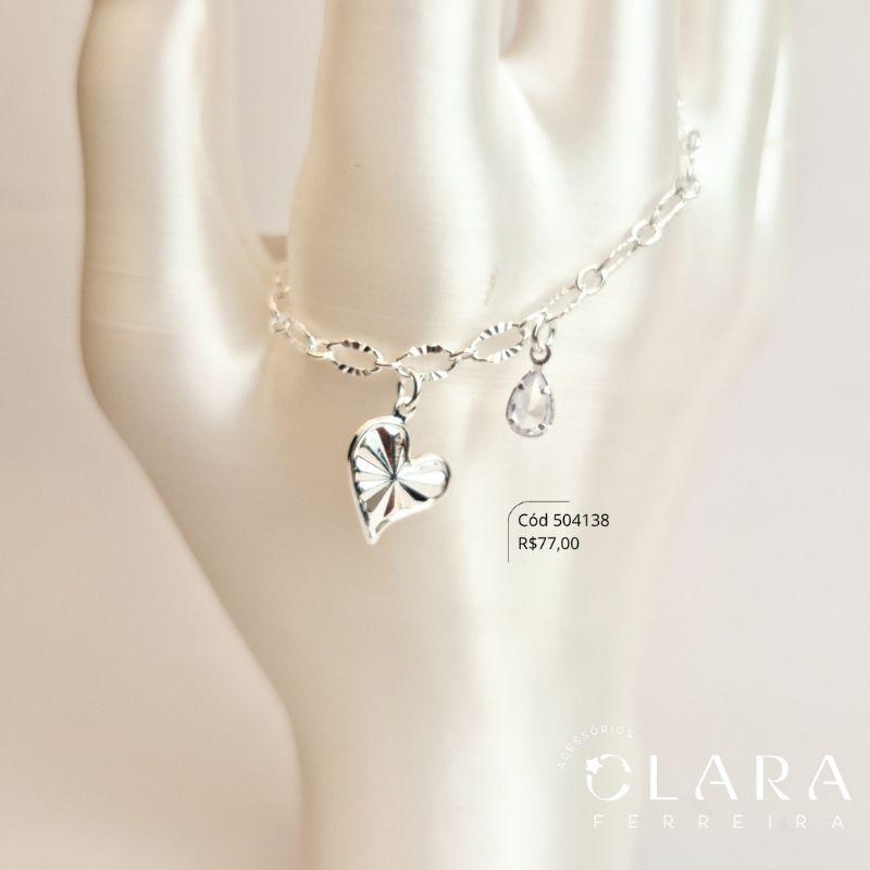 PULSEIRA ELOS RAIADOS C/ PINGENTE CORAÇÃO LISO 13MM E 1 TIFFANY GOTA 5MM PENDURADOS - 17CM - Banho de Prata - LIMITADA