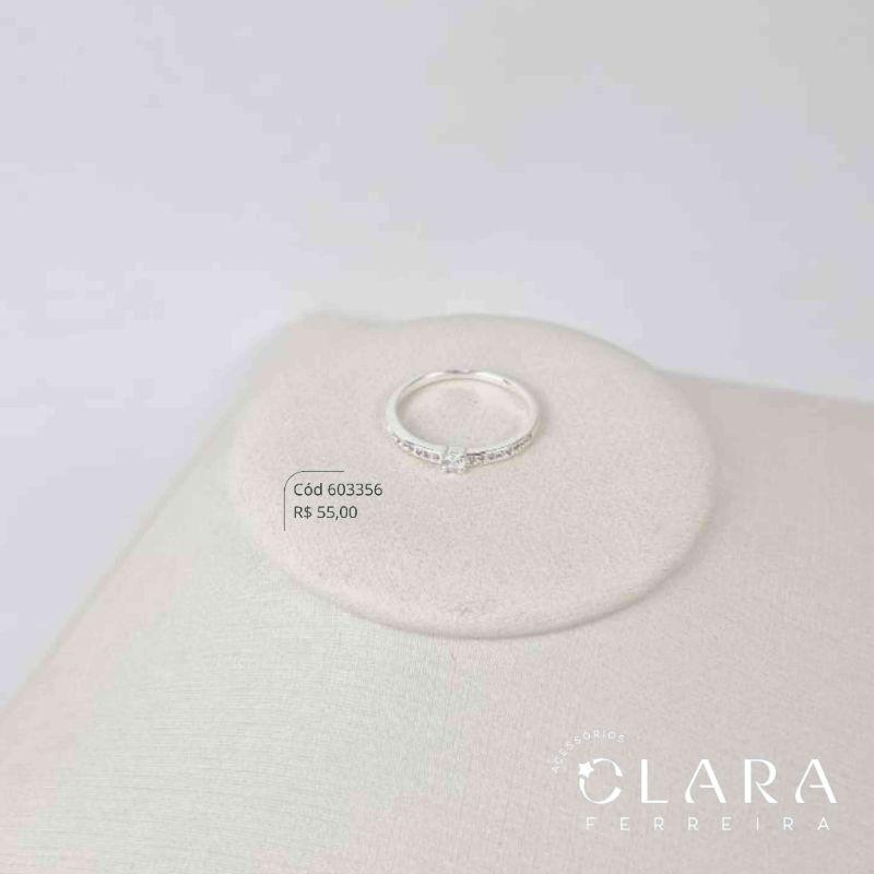 ANEL SOLITÁRIO ZIRCÔNIA REDONDA 2MM C/ 1 FILEIRA MICROZIRCÔNIAS - Banho de Prata