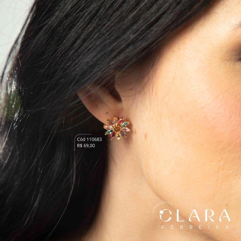 BRINCO FLOR PETALAS ZIRCÔNIA NAVETE C/ MIOLO VAZADO  - 15MM - Dourado