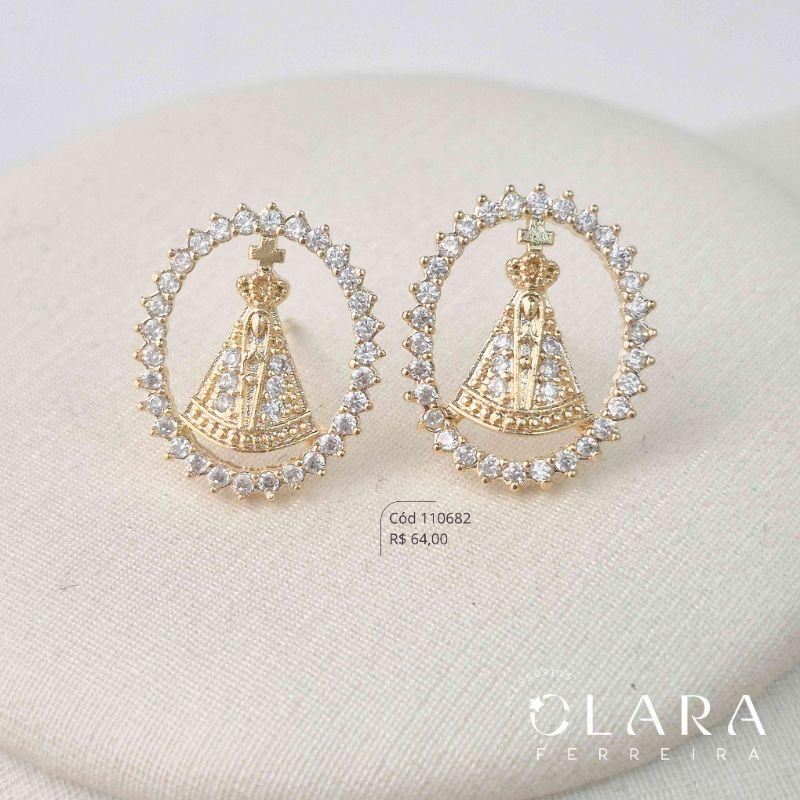 BRINCO MANDALA OVAL  NOSSA SENHORA MICROZIRÔNIAS ADORNADA MICROZIRCÔNIAS - 16MM - Dourado