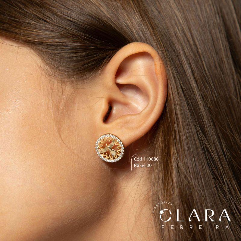 BRINCO MANDALA REDONDA C/ ESPIRITO SANTO ADORNADO MICROZIRCONIAS - 15MM - Dourado