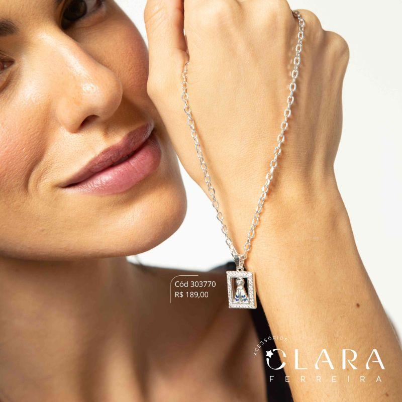 COLAR CHOKER ELOS C/ PINGENTE MEDALHA QUADRADA VAZADA C/ PINGENTE NOSSA SENHORA MANTO MICROZIRCÔNIAS ADORNADA MICROZIRCÔNIAS - 16MM - 40CM - Banho de Prata