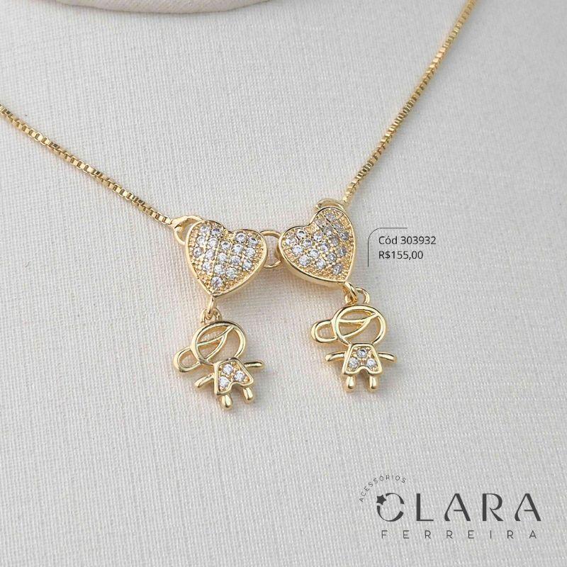 COLAR VENEZIANA C/ PINGENTE 2 CORAÇÕES CHUVEIRINHOS MICROZIRCÔNIAS C/ 2 MENINOS VAZADOS C/ ROUPINHA MICROZIRCÔNIAS - 20MM - 45CM - Dourado