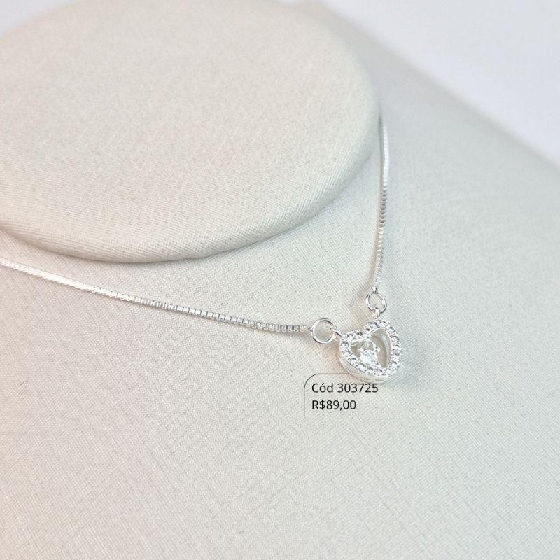 COLAR VENEZIANA C/ PINGENTE CORAÇÃO VAZADO 1 FILEIRA MICROZIRCÔNIAS COM 1 ZIRCÔNIA REDONDA 3MM PENDURADA - EDIÇÃO LIMITADA - 10MM - 45CM - Banho de Prata