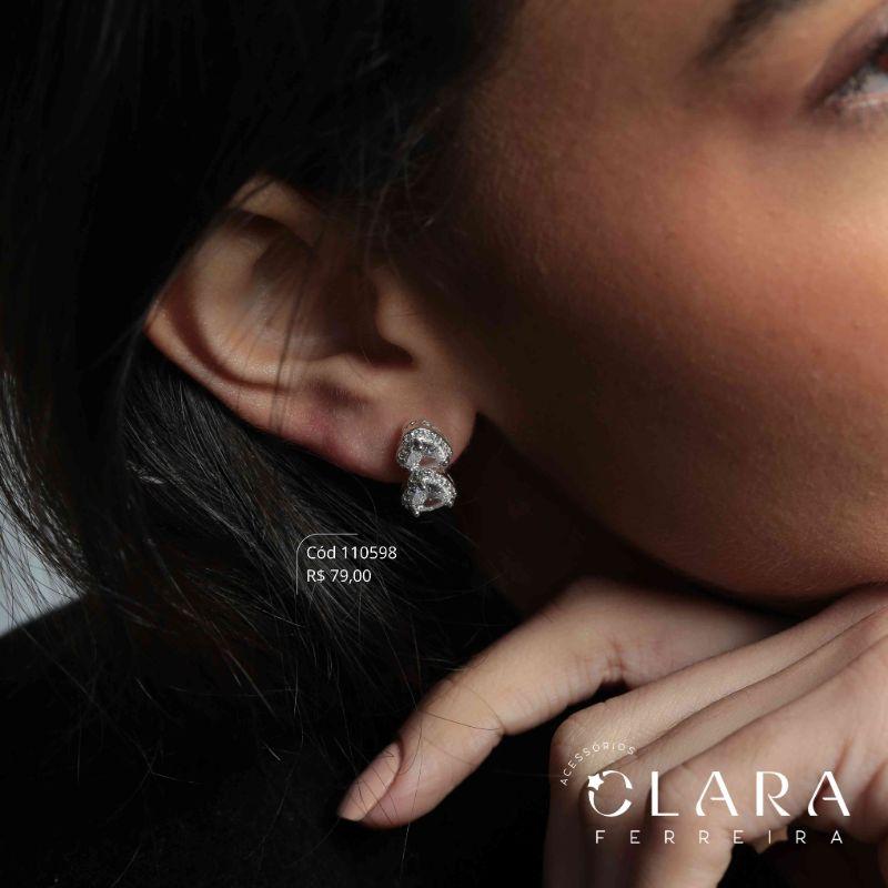 BRINCO 2 ZIRCÔNIAS CORAÇÕES 5MM ADORNADAS C/ MICROZIRCÔNIAS INSPIRAÇÃO SWAROVSKI - 15MM - Banho de Prata