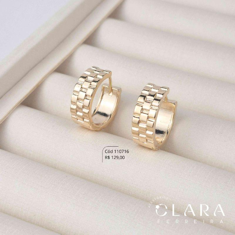 BRINCO ARGOLINHA CLICK 3 FILEIRAS  ESTILO RELÓGIO MALHA TIJOLINHO - 21X8MM - Dourado