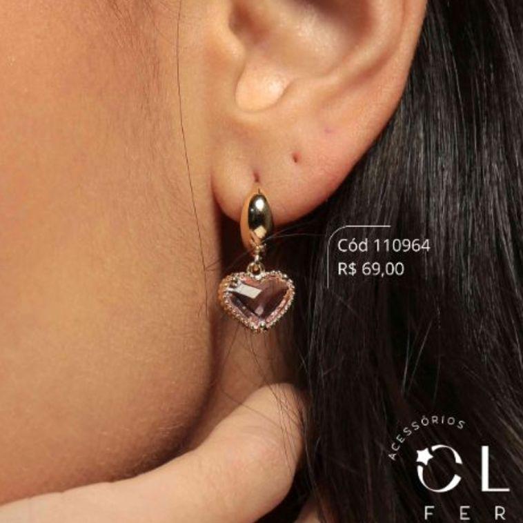 BRINCO ARGOLINHA CLICK GOTA LISA C/ CRISTAL CORAÇÃO COR DE ROSA 10MM PENDURADO - 11X5MM - Dourado