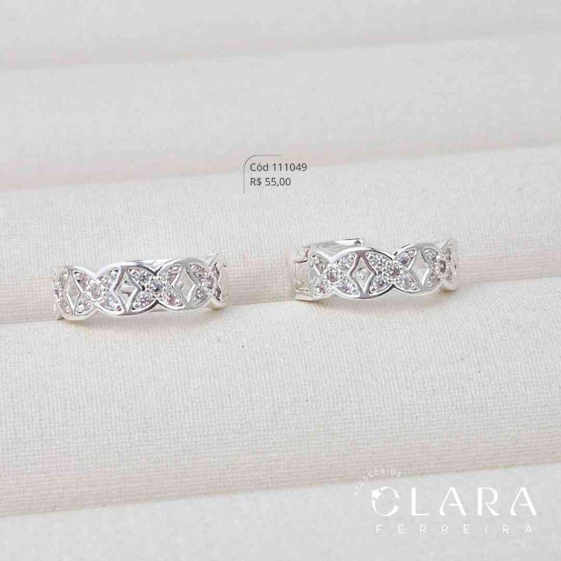 BRINCO ARGOLINHA CLICK 4 TREVOS MICROZIRCÔNIAS - 14X4MM - Banho de Prata