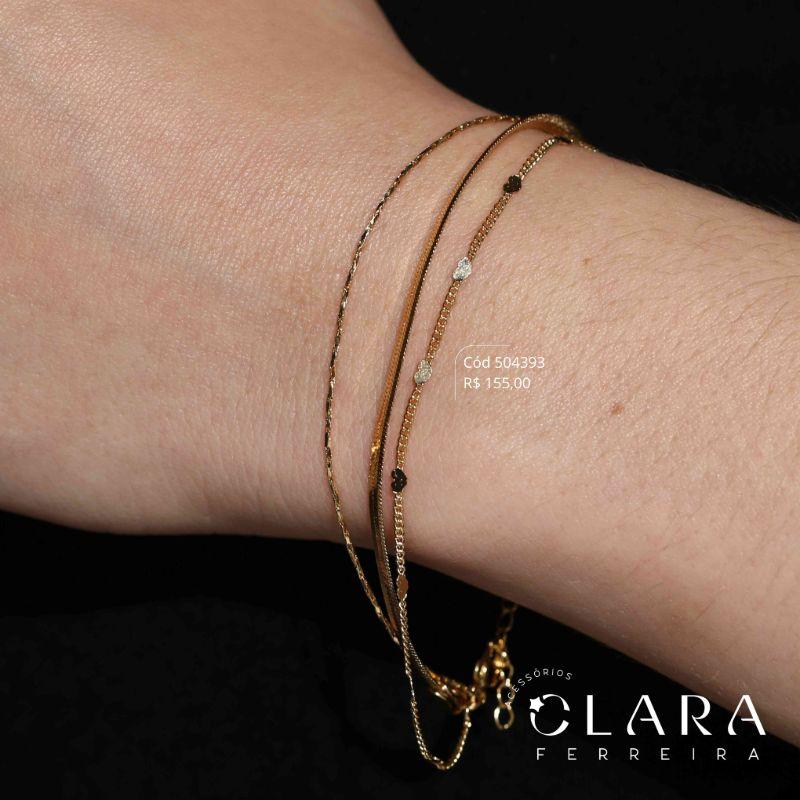 PULSEIRA TRIPLA: 1 FIO MALHA FITA 3MM, 1 FIO MALHA CABELINHO DE ANJO E 1 FIO ELOS GRUMET 1X1 C/ CORAÇÕES MARTELADOS - 17CM - Dourado
