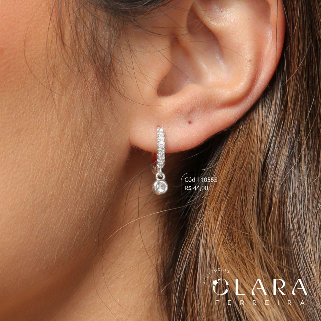 BRINCO ARGOLINHA CLICK 1 FILEIRA MICROZIRCÔNIAS C/ 1 ZIRCÔNIA REDONDA 4MM PENDURADA - 13X2MM - Banho de Prata