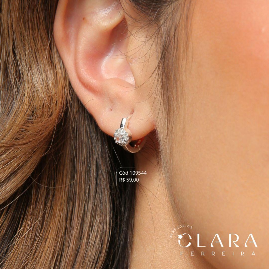 BRINCO ARGOLINHA CLICK C/ 1 ZIRCONIA REDONDA 3MM ADORNADA MICROZIRCONIAS - 12X2MM - Banho de Prata