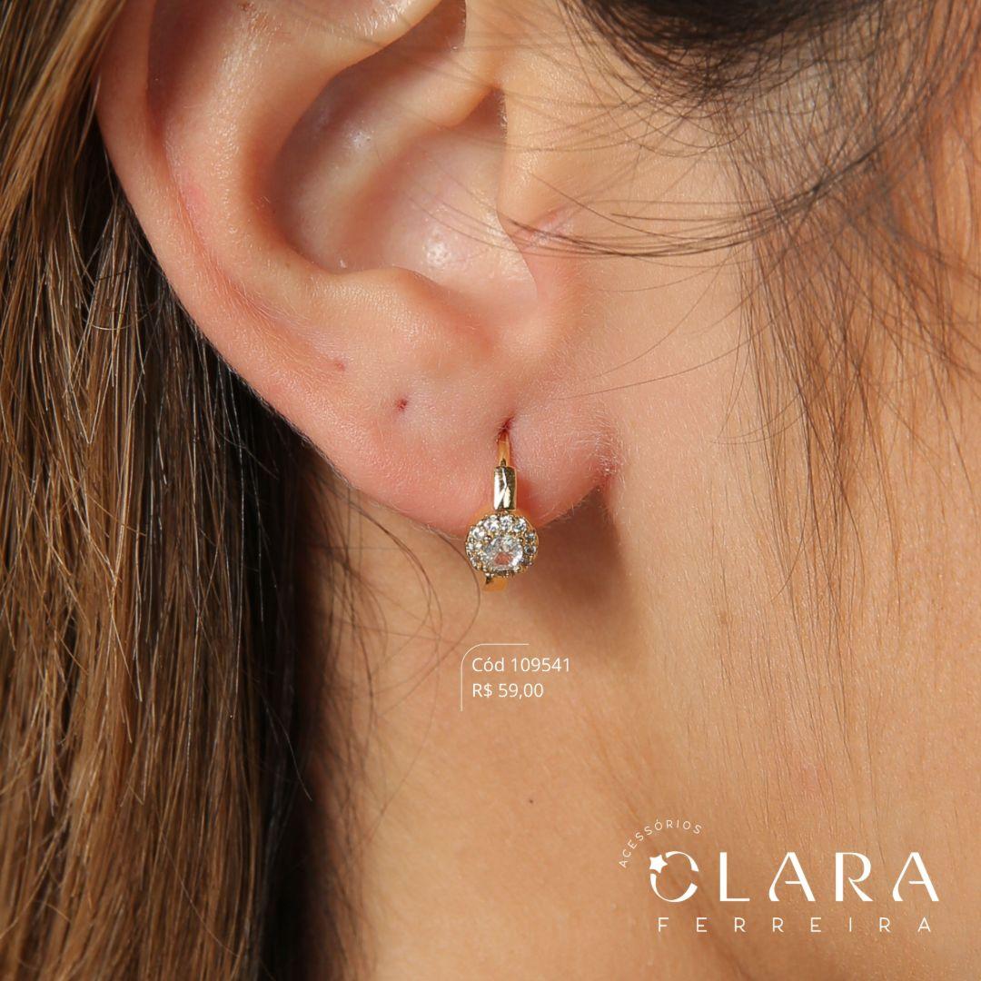 BRINCO ARGOLINHA CLICK C/ 1 ZIRCONIA REDONDA 3MM ADORNADA MICROZIRCONIAS - 12X2MM - Dourado