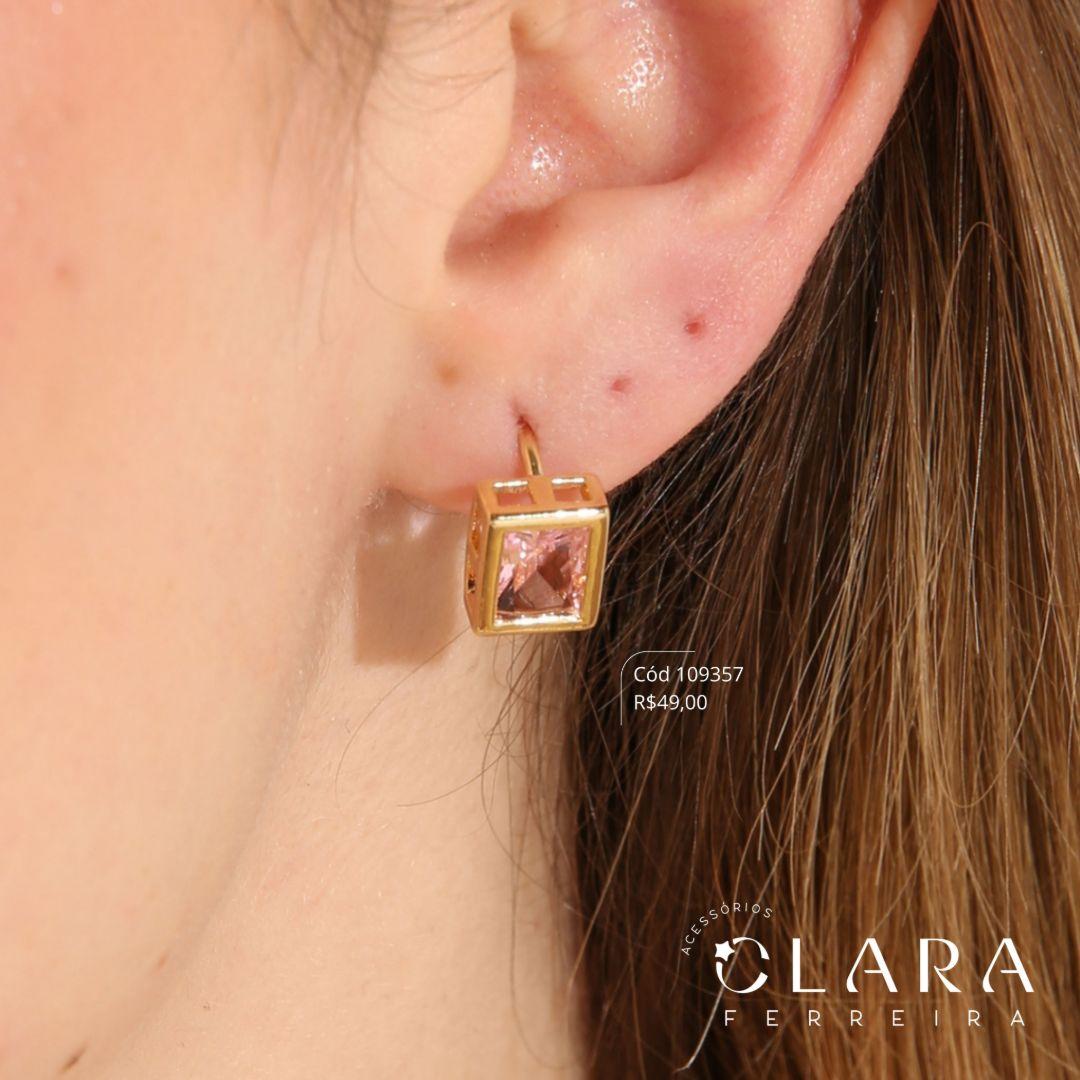 BRINCO ARGOLINHA CLICK C/ 1 ZIRCONIA RETANGULAS 5MM - CAIXA INGLESA FUNDIDA  - 13X2MM - Dourado