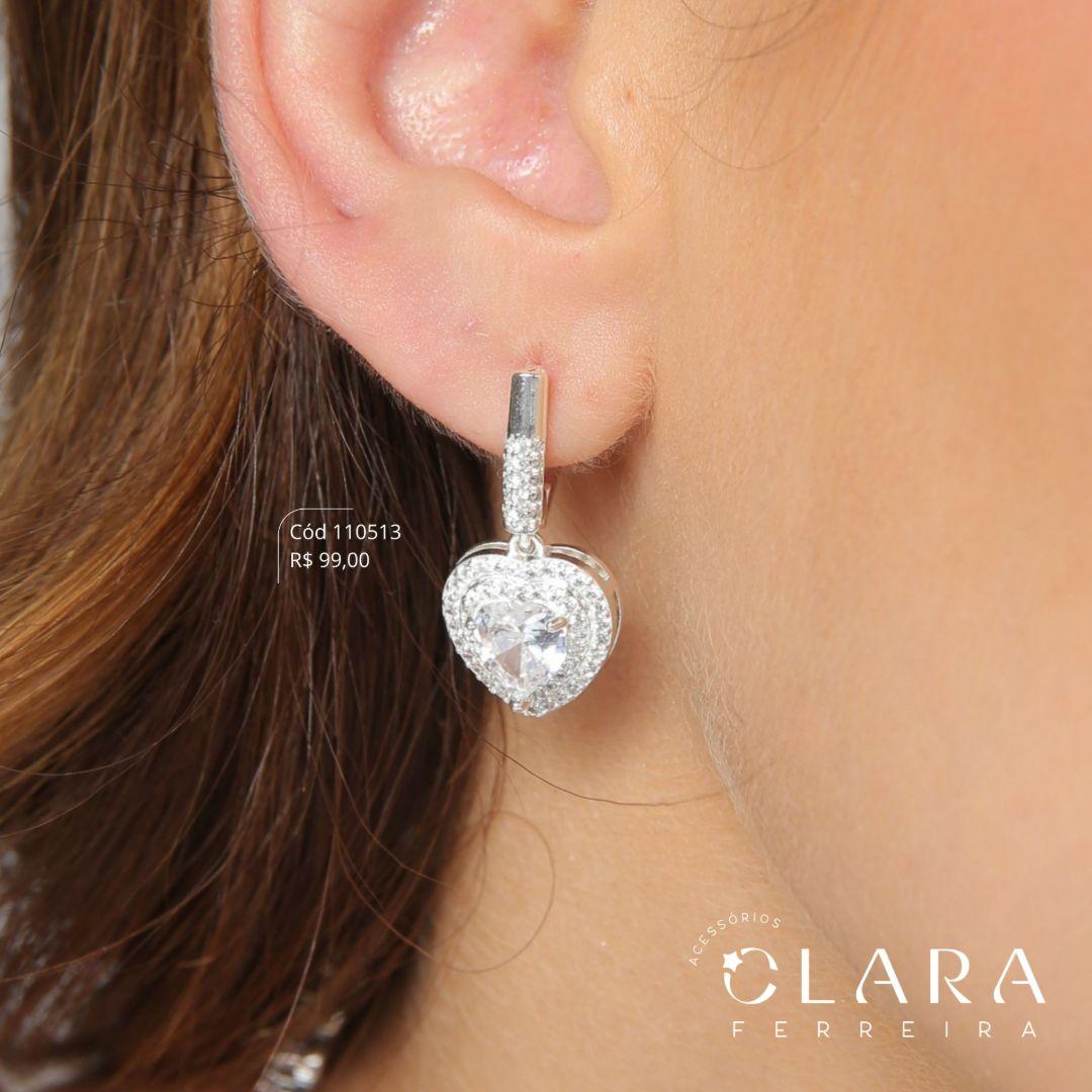 BRINCO ARGOLINHA CLICK C/ ZIRCÔNIA CORAÇÃO 5MM ADORNADA 2 FILEIRAS MICROZIRCÔNIAS - 12X2MM - PEÇA EXCLUSIVA - Banho de Prata