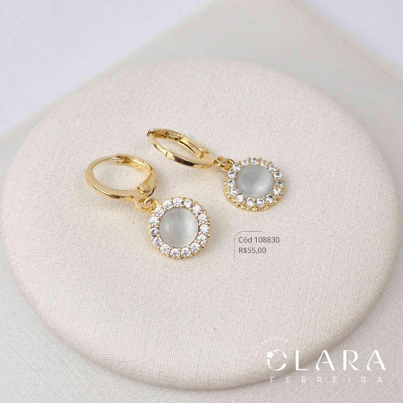 BRINCO ARGOLINHA TRANQUETA C/ PEDRA CRISTAL ADORNADA MICROZIRCONIAS PENDURADA - 10MM - Dourado