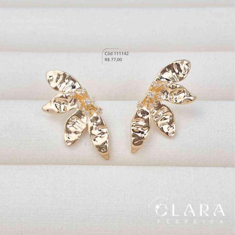 BRINCO FLOR 4 PÉTALAS LISAS ONDULADAS C/ MIOLO MICROZIRCÔNIAS - 27MM - Dourado