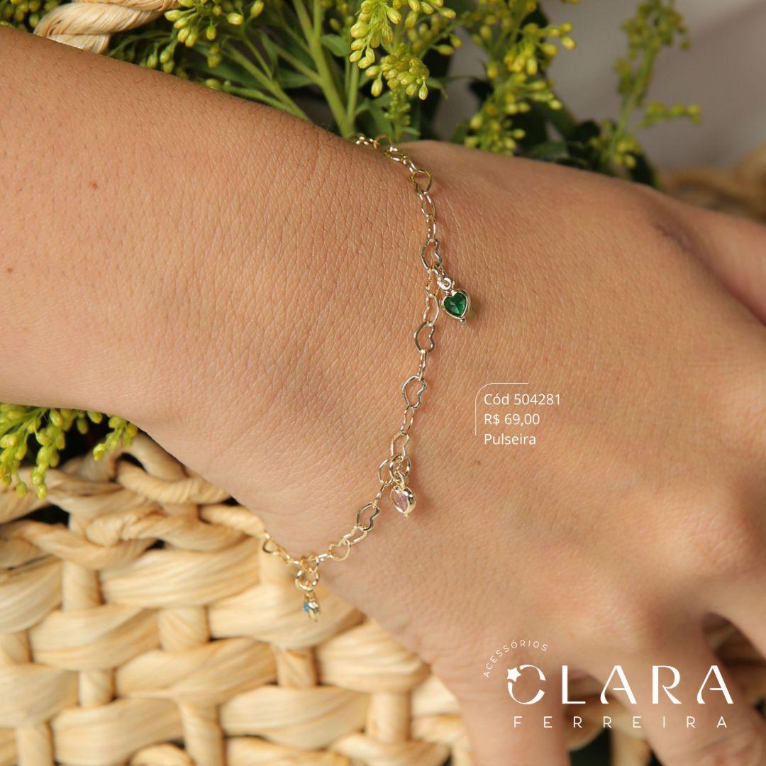 PULSEIRA ELOS CORAÇÕES ENTRELAÇADOS C/ 3 TIFFANYS CORAÇÕES COLORIDOS SALADINHA PENDURADOS - 17CM - Dourado