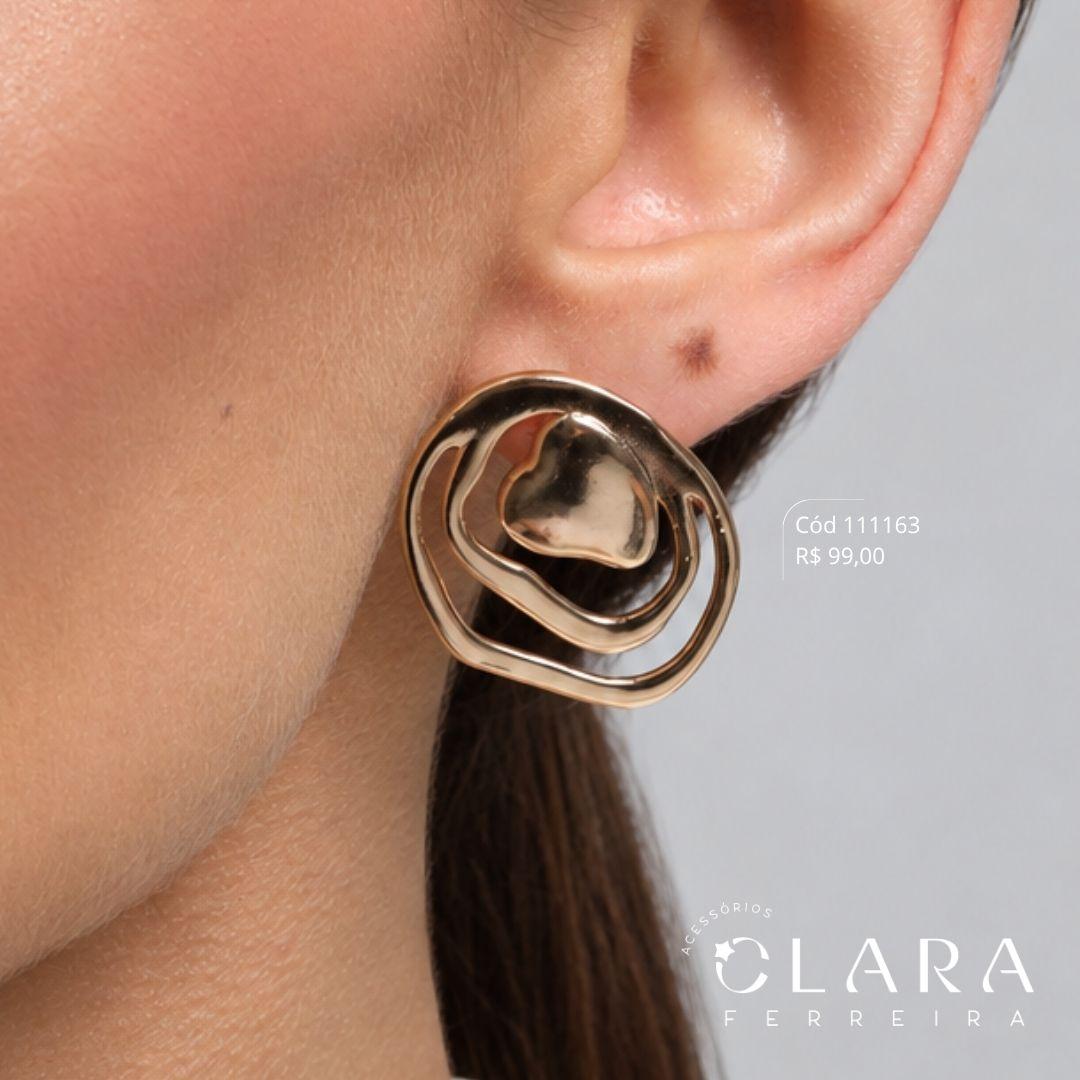 BRINCO 2 CÍRCULOS LISOS ONDULADOS C/ CORAÇÃO LISO NO MEIO - LINHA ORGÂNICOS - 29MM - Dourado
