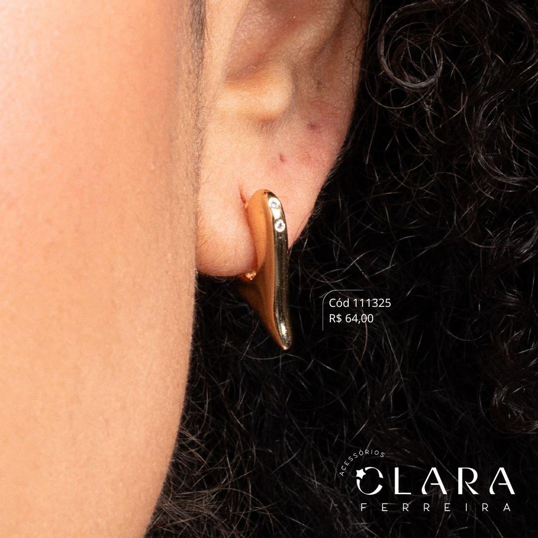 BRINCO ARGOLA CORAÇÃO C/ 2 MICROZIRCÔNIAS - 19X3MM - Dourado