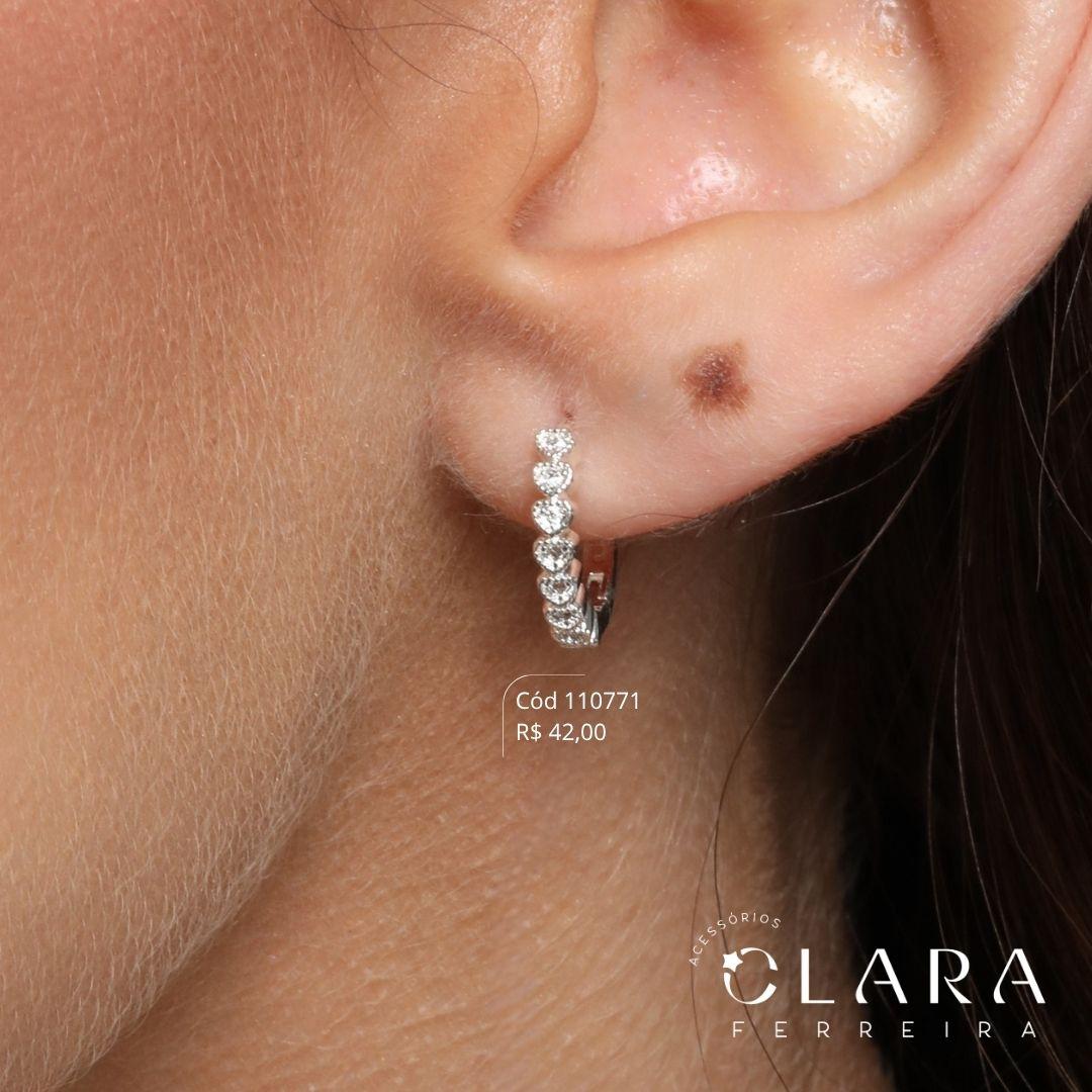 BRINCO ARGOLINHA CLICK 1 FILEIRA CORAÇÕES MICROZIRCÔNIAS - 13X2MM - Banho de Prata
