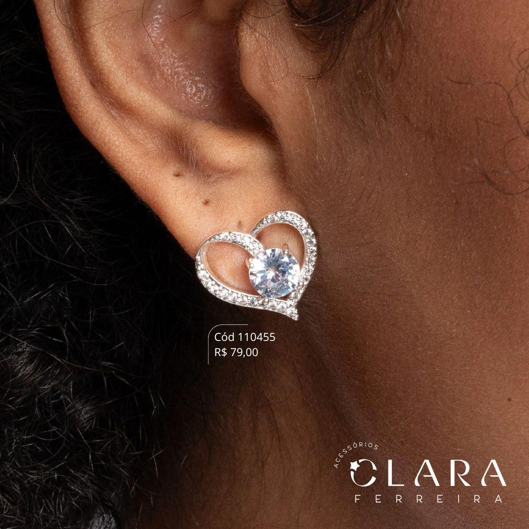 BRINCO CORAÇÃO VAZADO ADORNADO MICROZIRCÔNIAS C/ 1 ZIRCÔNIA REDONDA 6MM NO MEIO - 16MM - Banho de Prata