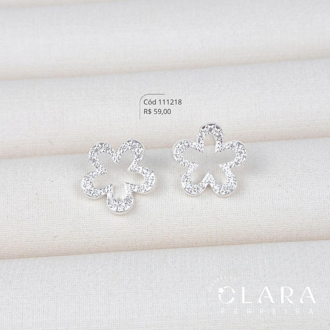 BRINCO FLOR VAZADA MICROZIRCÔNIAS - 13MM - Banho de Prata