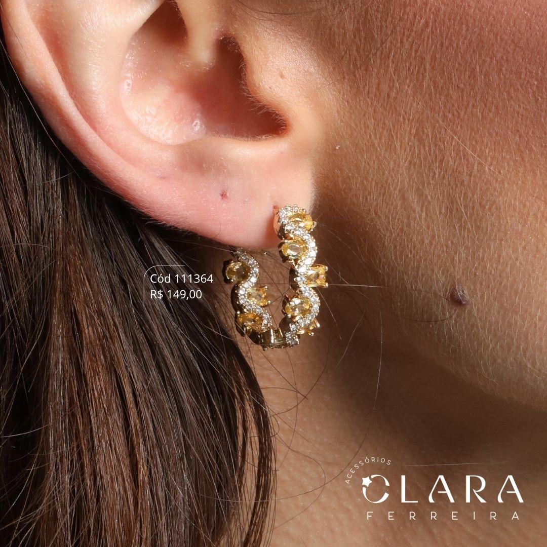 BRINCO ARGOLINHA CLICK FIO MICROZIRCÔNIAS ONDULADO C/ ZIRCÔNIAS OVAIS - 22X6MM - Dourado