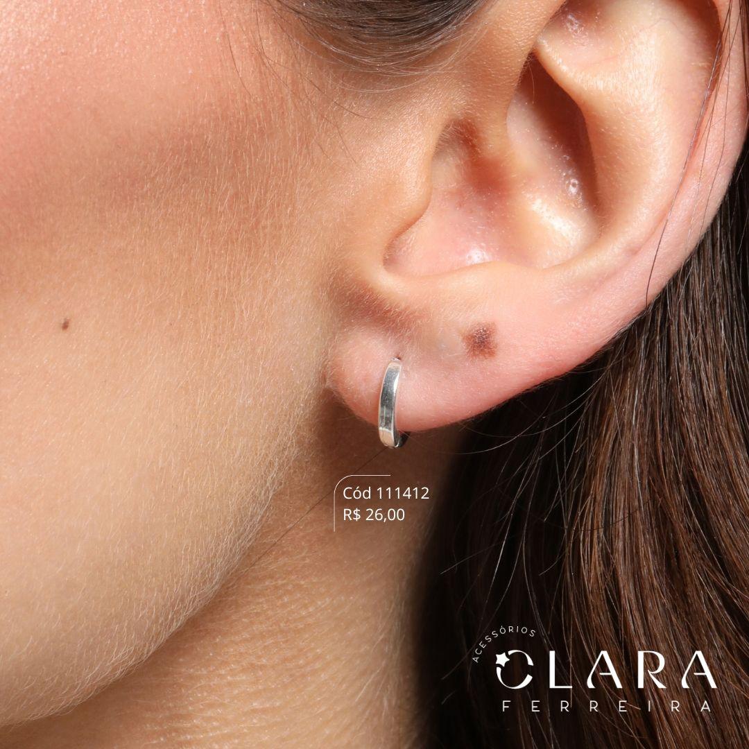 BRINCO ARGOLINHA CLICK LISA C/ BORDAS QUADRADAS - 9X2MM - Banho de Prata