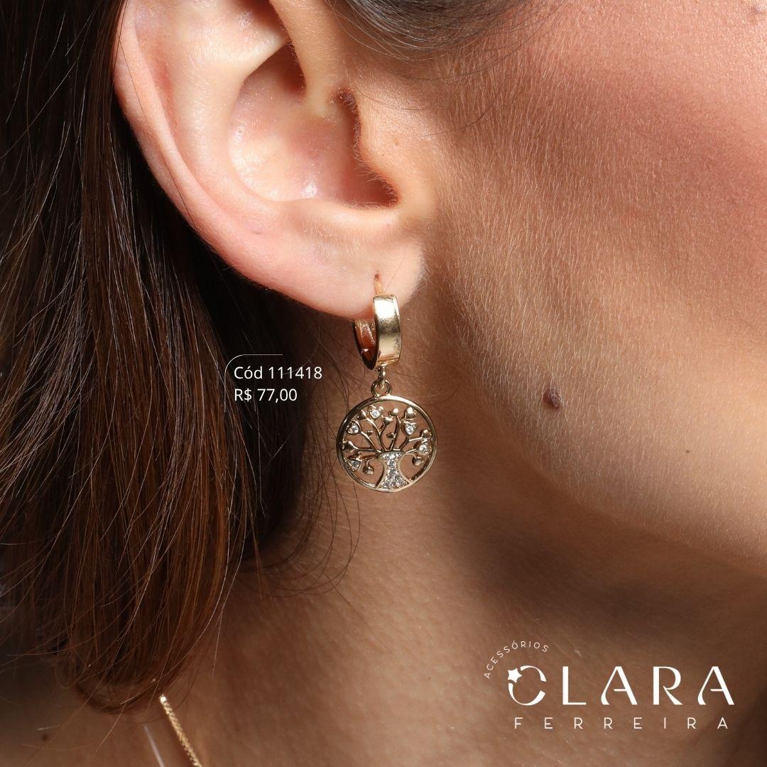 BRINCO ARGOLINHA CLICK LISA GROSSA C/ MANDALA ÁRVORE DA VIDA 14MM VAZADA MICROZIRCÔNIAS PENDURADA - 13X3MM - Dourado