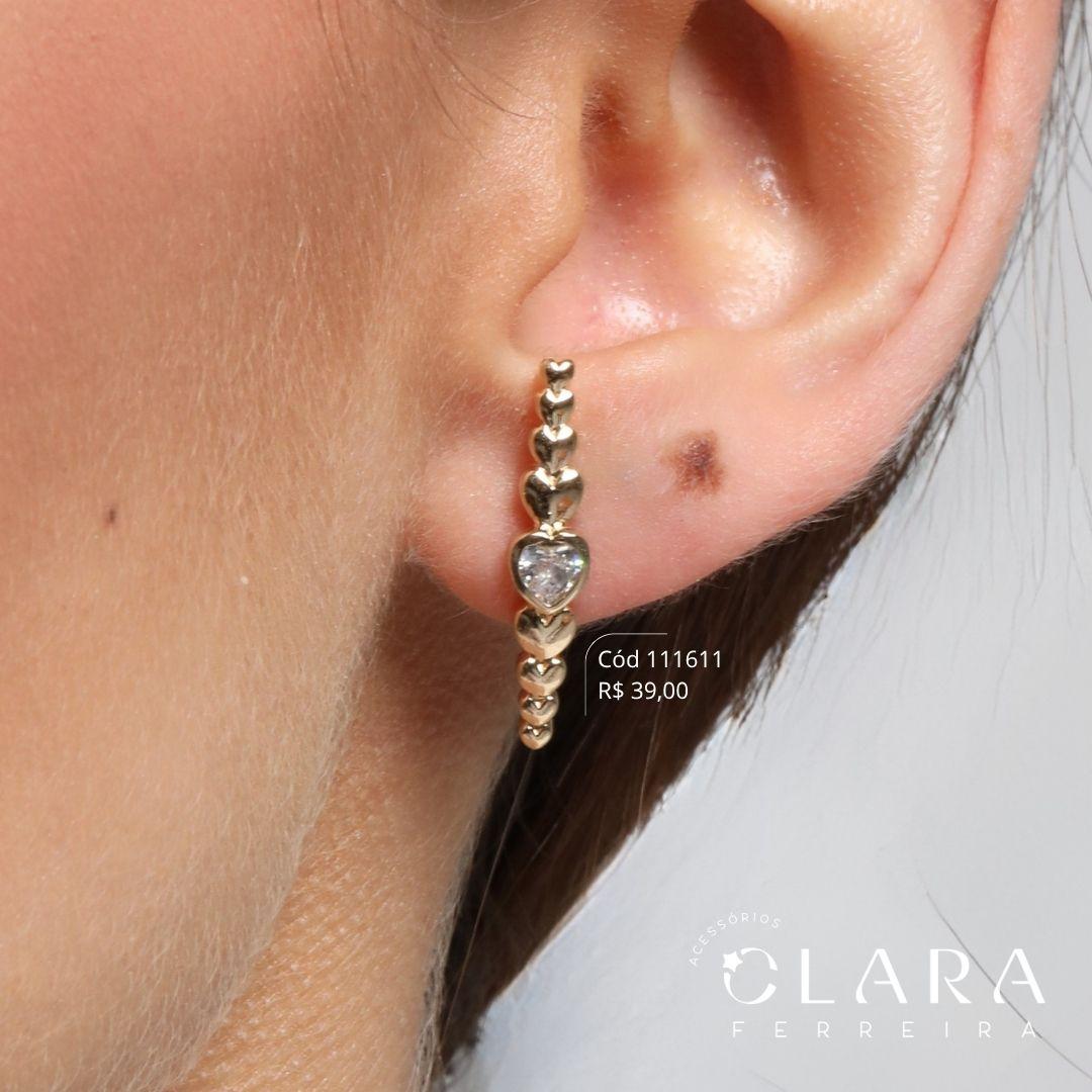 BRINCO EAR HOOK FIO DE CORAÇÃO: 8 CORAÇÕES LISOS E 1 ZIRCÔNIA CORAÇÃO - 25MM - Dourado