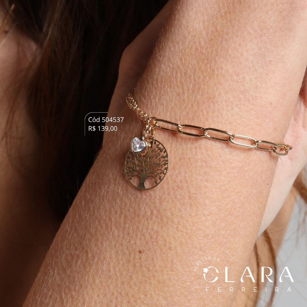PULSEIRA 2 MALHAS: METADE ELOS PORTUGUÊS E METADE ELOS CARTIER C/ MEDALHA REDONDA ARVORE DA VIDA VAZADA E 1 TIFF ZIRCÔNIA CORAÇÃO PENDURADAS - 18MM - 17CM - Dourado