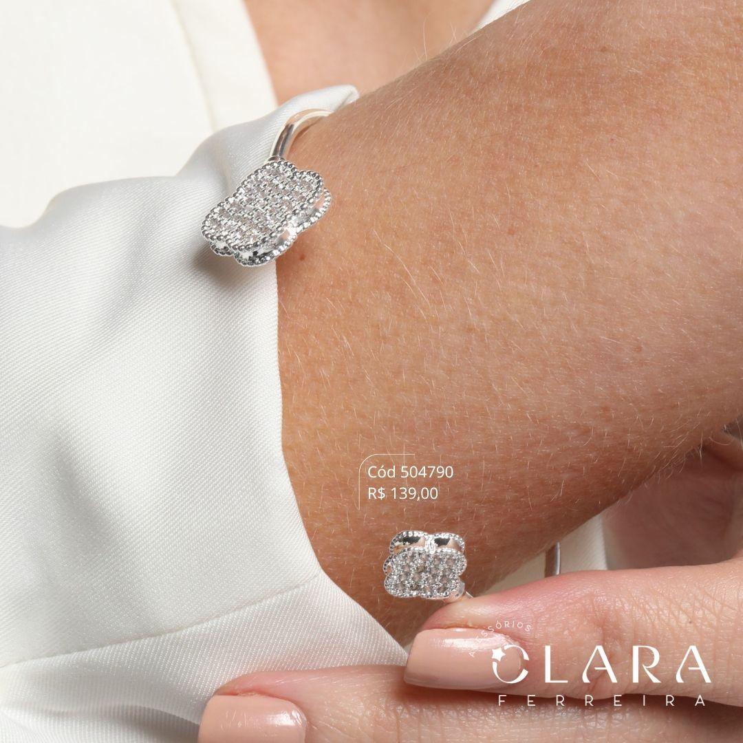 PULSEIRA BRACELETE FIO RÍGIDO ABERTO C/ 2 TREVOS VAN CLEEF ALHAMBRA ZIRCÔNIAS NAS PONTAS - PEÇA EXCLUSIVA - 11 E 16MM - Banho de Prata